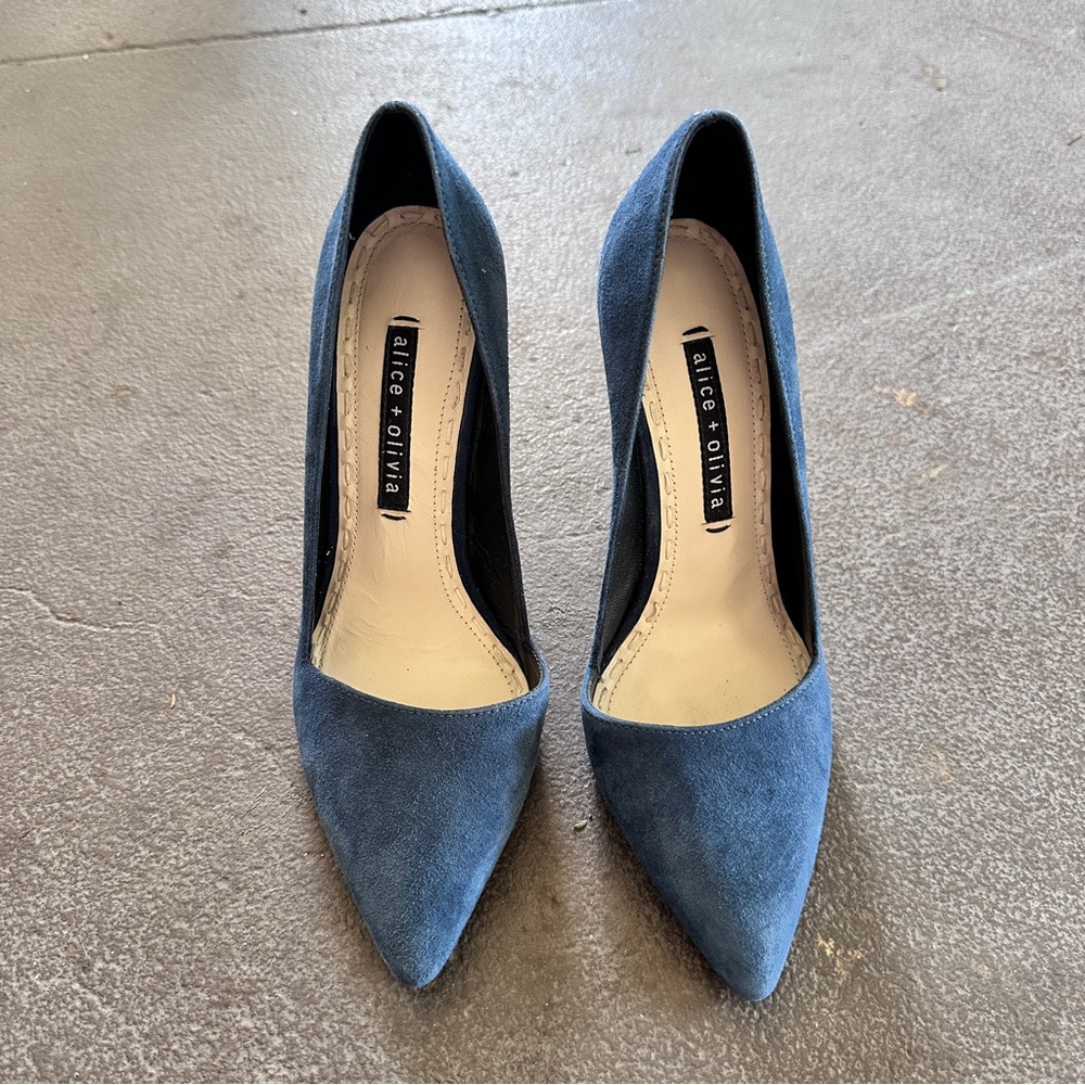 ALICE + OLIVIA Dina Navy Blue Suede Heels‎ Sz 37 - Picture 2 of 12